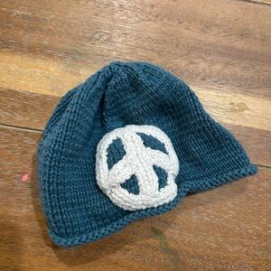 Newborn 100% cotton knit peace beanie